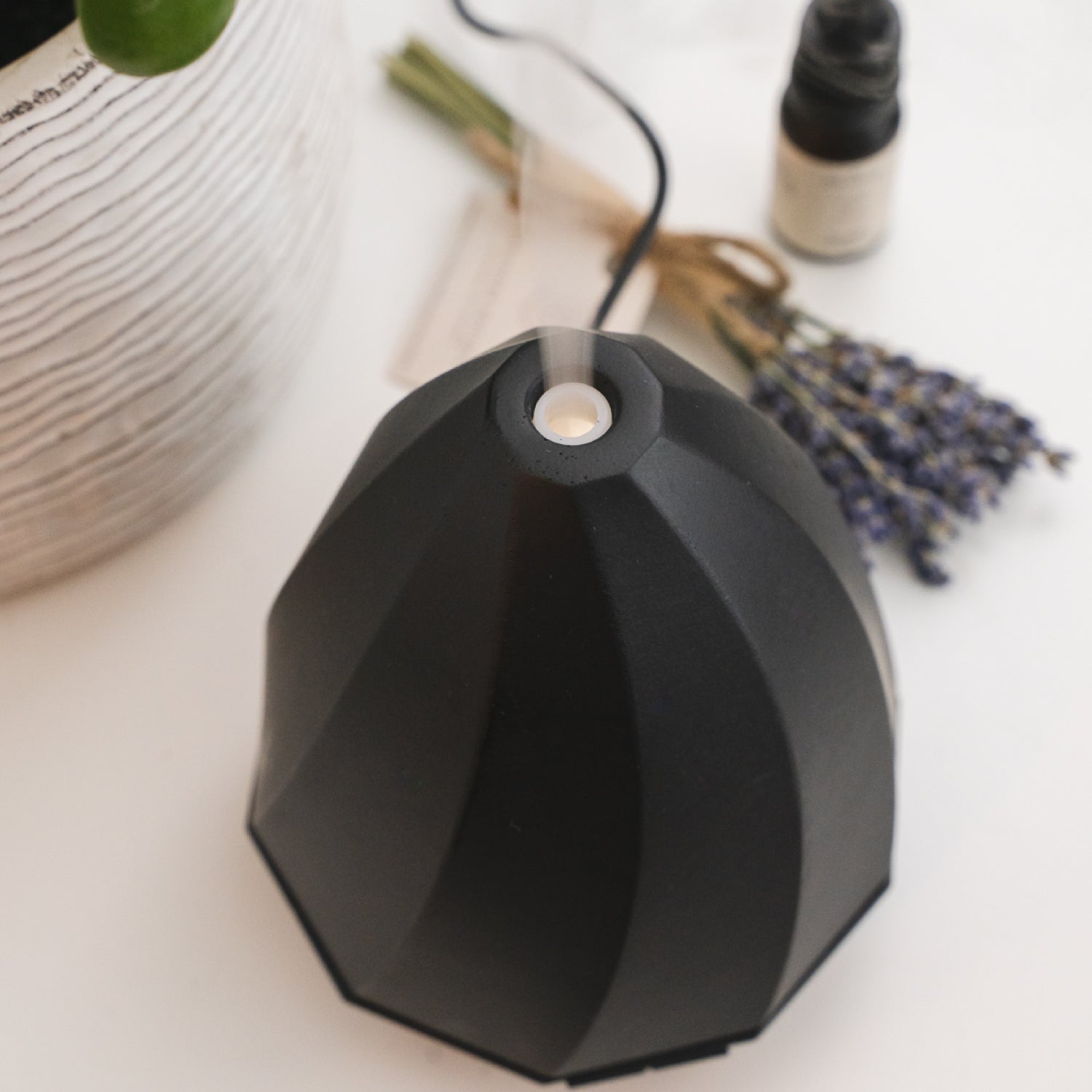 BLACK ESSENTIEL OILS DIFFUSER – Provence en Couleur